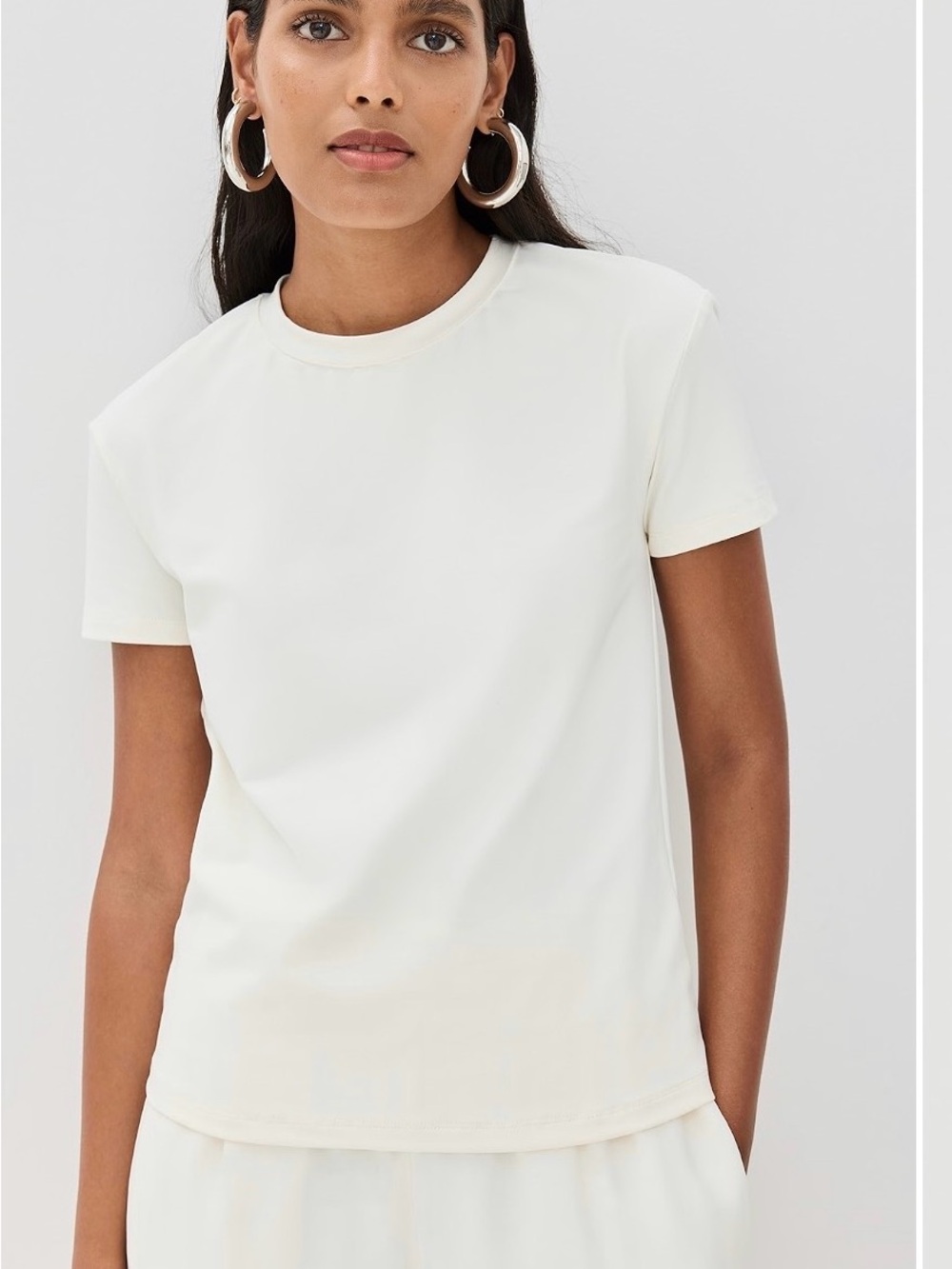 Lioness fitted essential Tshirt porcelain white small new